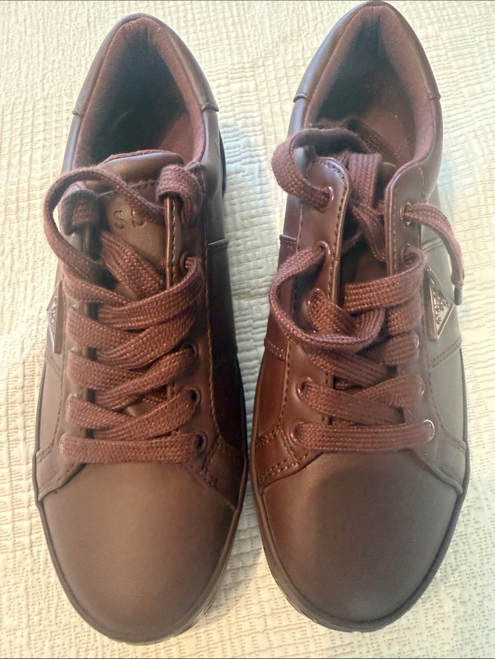 Women’s Casual Lace-Up Sneakers in Burgundy